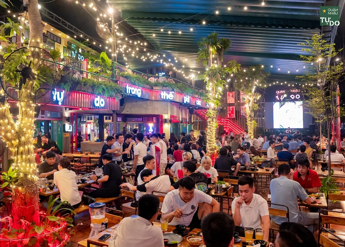 quán ăn mở cửa xuyên tết a1