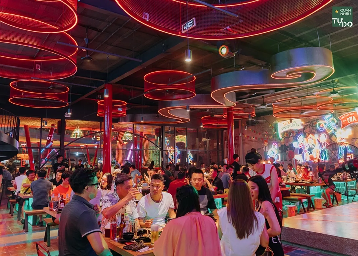 quán ăn mở cửa xuyên tết a2