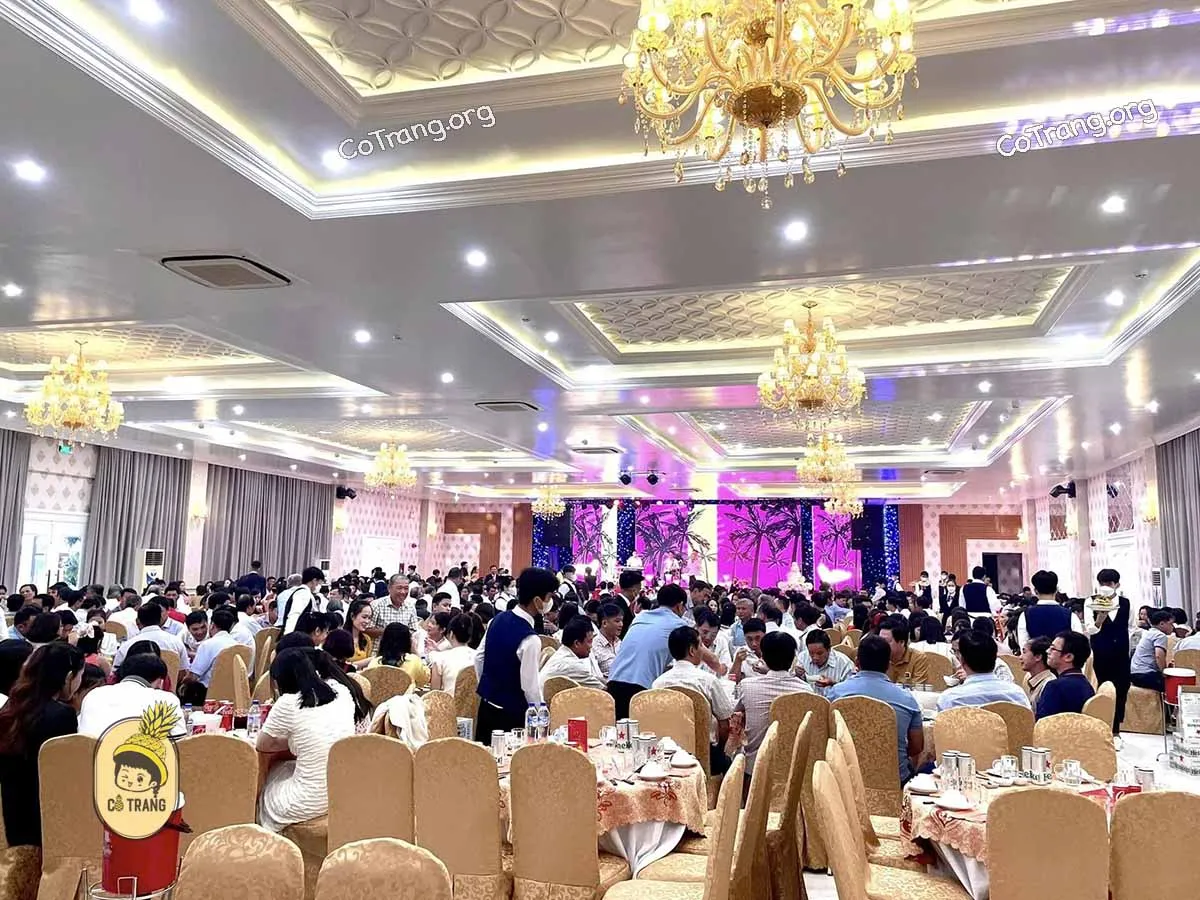 Phương Đông Palace - 130 Nguyễn Công Phương, Quảng Ngãi