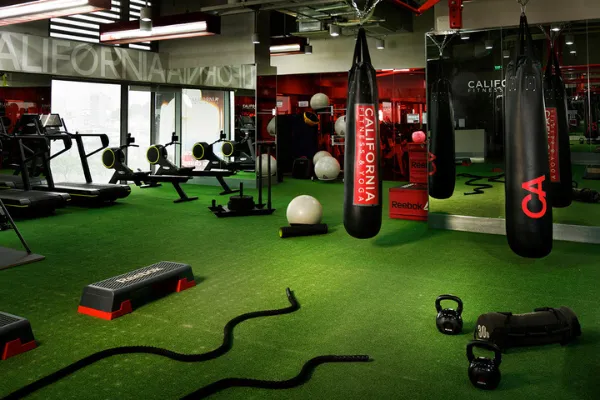 Máy móc tập luyện tối tân tại California Fitness & Yoga