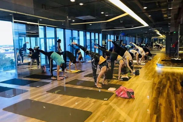 Tập luyện miễn phí cùng HLV để làm quen với không gian luyện tập