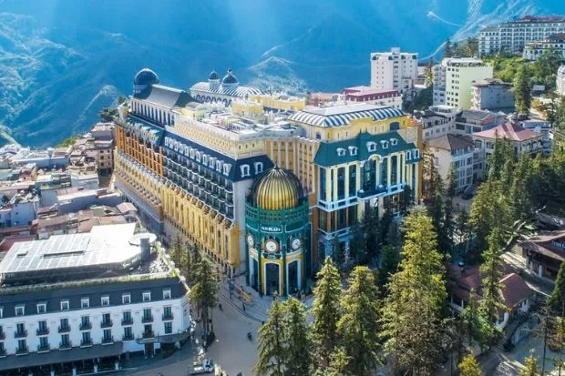Hotel de la Coupole mang kiến trúc Pháp cổ điển tại Sapa
