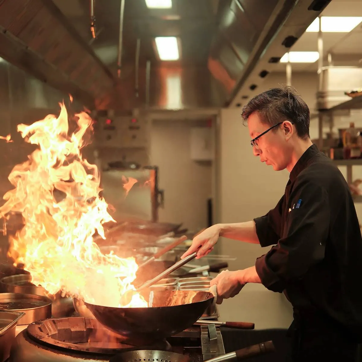 Bếp Trưởng Chef Willis của Red Flowers Pavilion
