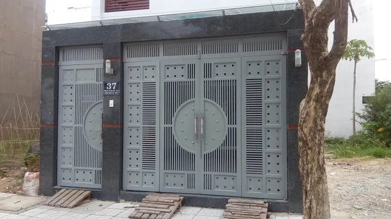 Ưu nhược điểm của các loại cửa sắt gấp 4 cánh