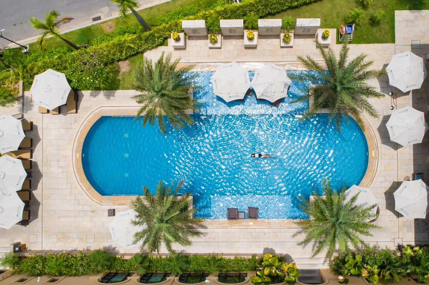 Du lịch nghỉ dưỡng tại resort cao cấp