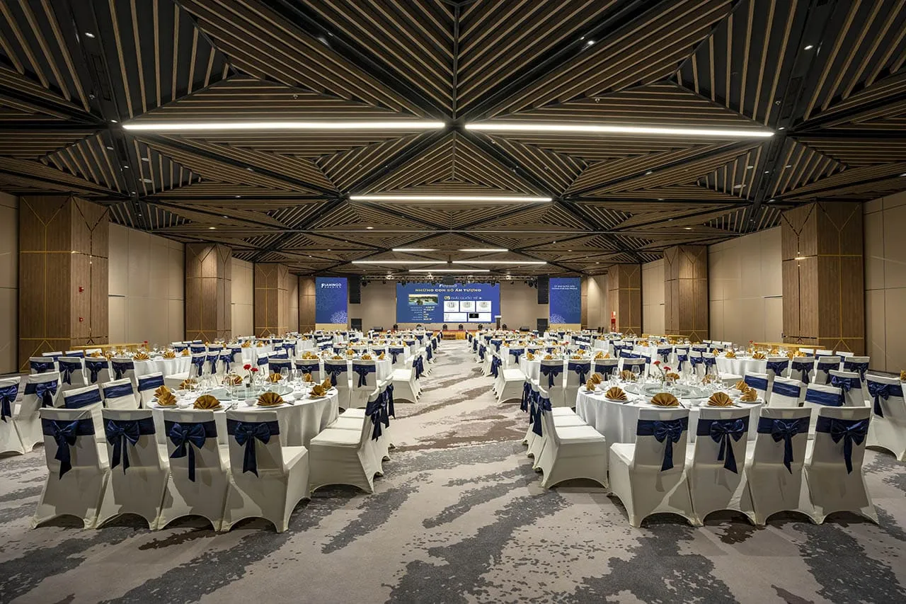 Flamingo Cát Bà Beach Resort