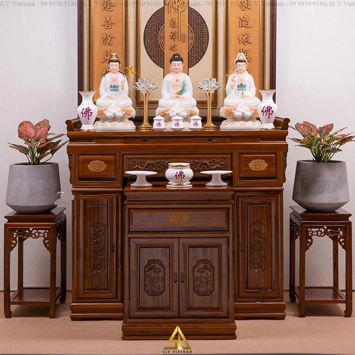 Giữ không gian phòng khách có bàn thờ luôn trang nghiêm