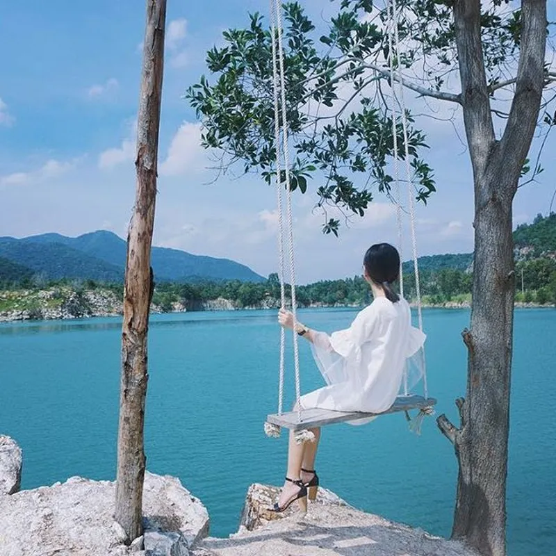 Hồ Đá Xanh - điểm check-in gần resort