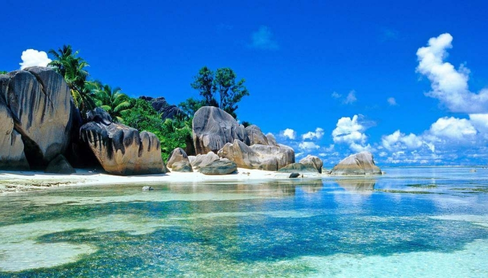 Khách Sạn Đại Dương Hải Hòa: Điểm Dừng Chân Lý Tưởng Bên Biển Xanh