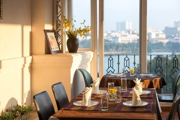 Khách sạn Lakeside Palace - Khách sạn Hà Nội gần Hồ Gươm