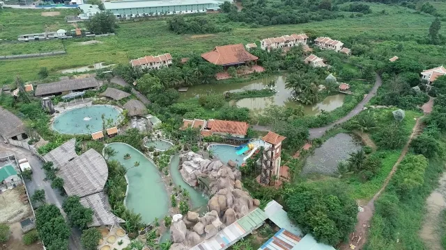 Khuôn viên Khu nghỉ dưỡng Thiền Tâm