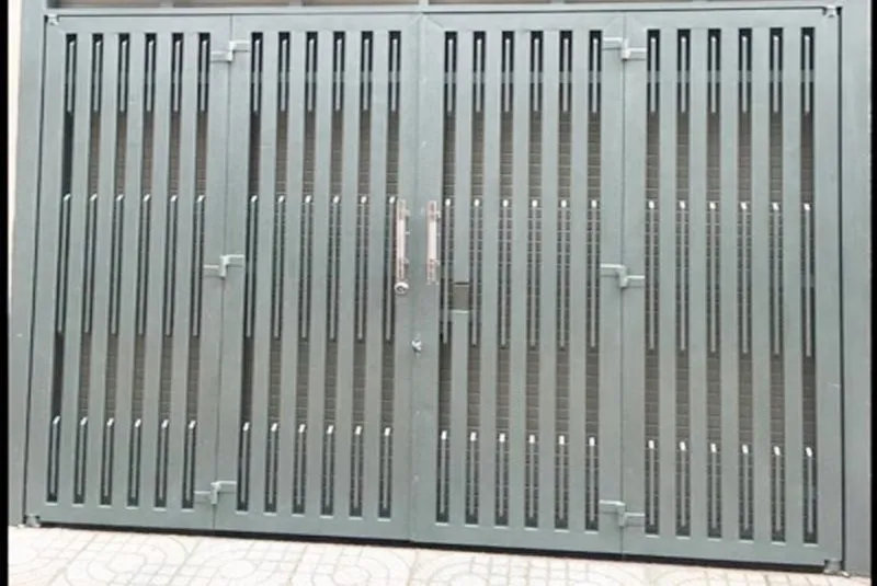 Mẫu cửa sắt gấp 4 cánh (16)