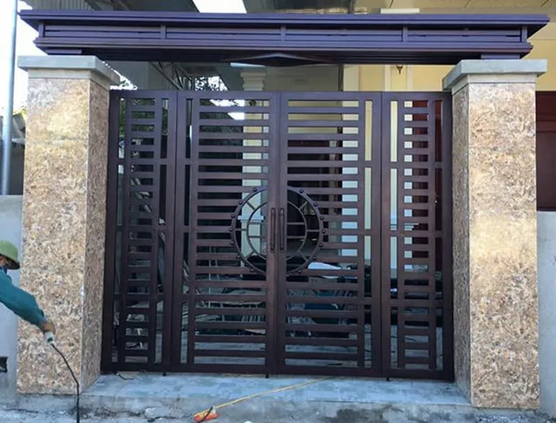 Mẫu cửa sắt gấp 4 cánh (18)