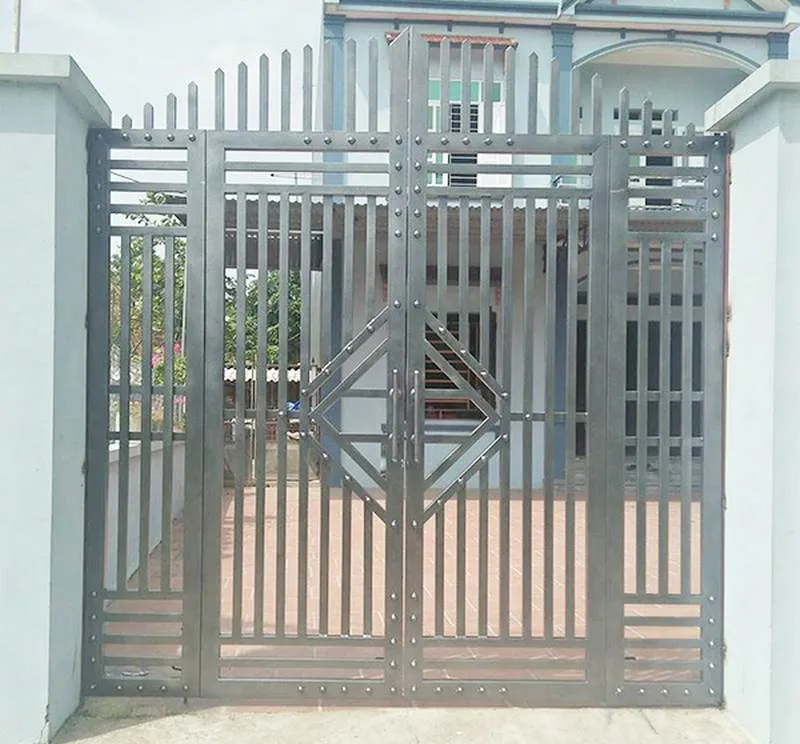 Mẫu cửa sắt gấp 4 cánh (19)