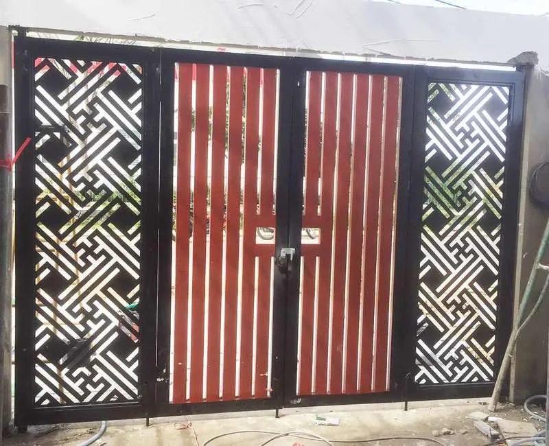 Mẫu cửa sắt gấp 4 cánh (2)