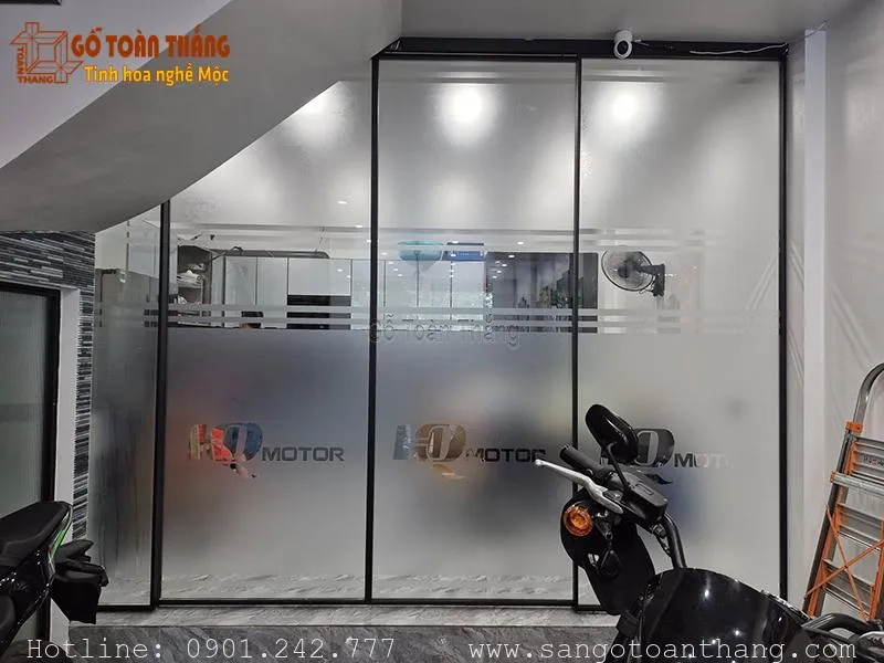 Decal dán cửa kính ra vào Mẫu 04