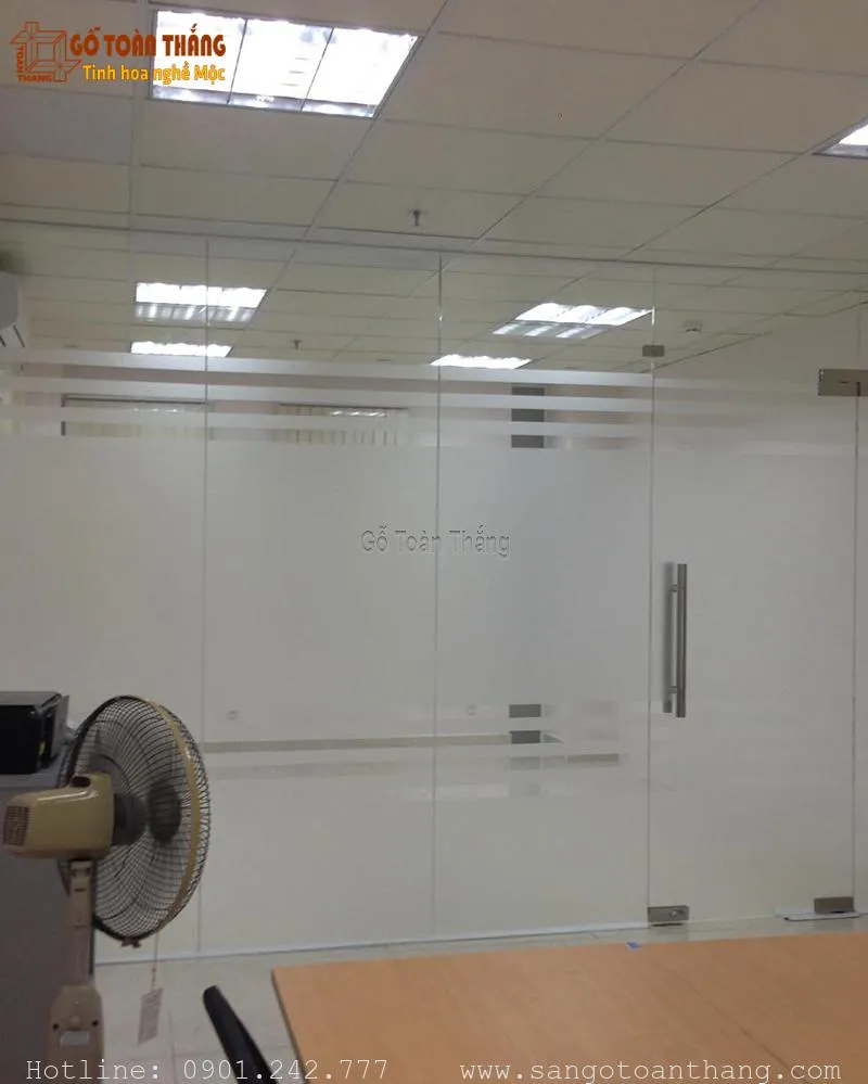 Decal dán cửa kính ra vào Mẫu 02