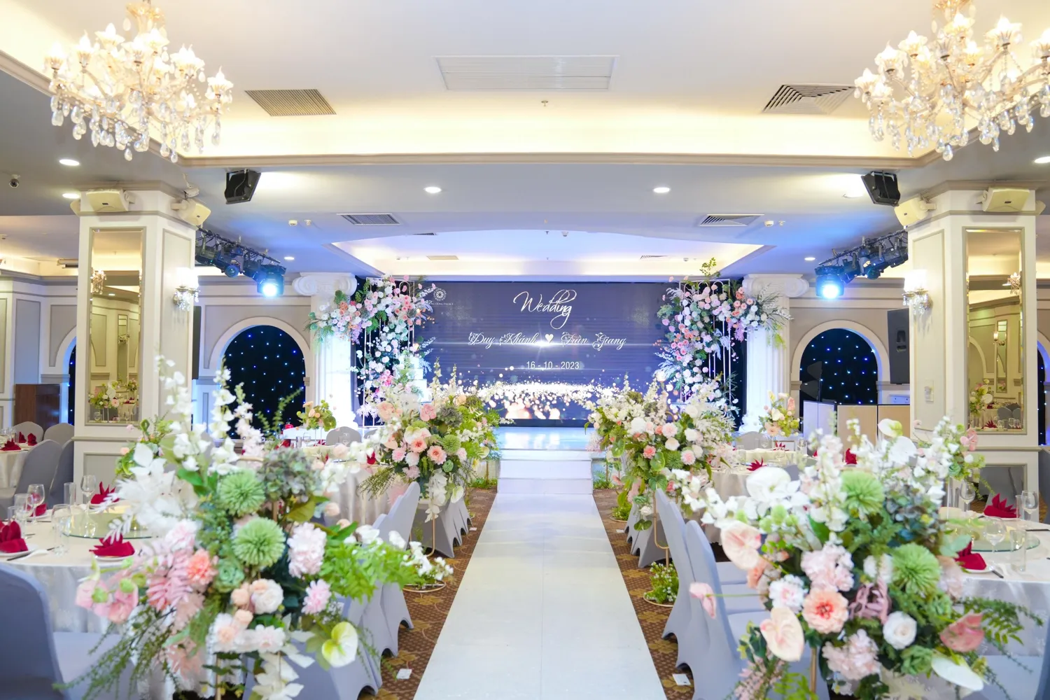 trung-tam-tiec-cuoi-cau-giay-1